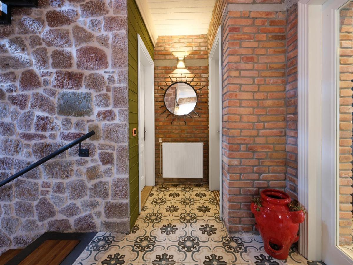 Designer Villaer Voskopojë